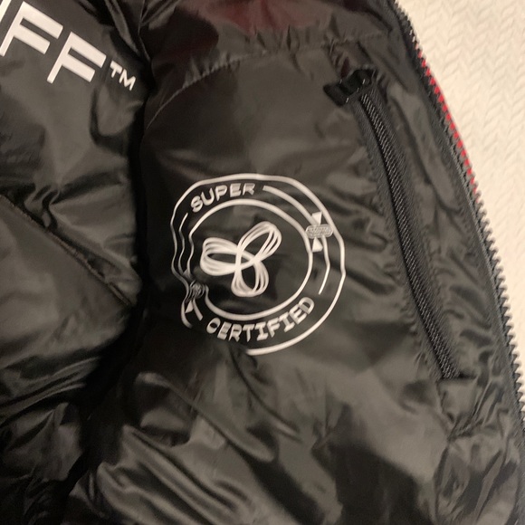 New with tags Aritzia Superpuff. - Picture 4 of 4